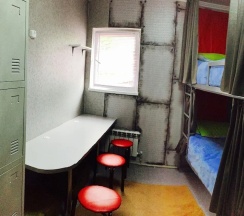 Кровать в общем номере (мужской номер) в Wanderlust hostel Riverside