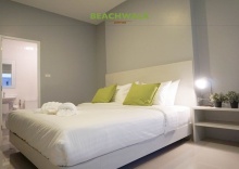 Двухместный номер Superior с балконом двуспальная кровать в Beachwalk Jomtien