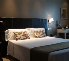 Двухместный номер Terrace Arenal Street двуспальная кровать в Hotel Moderno