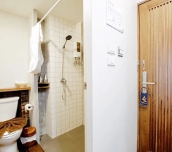 Трёхместный номер Standard в Laekhon Nonbai Hotel