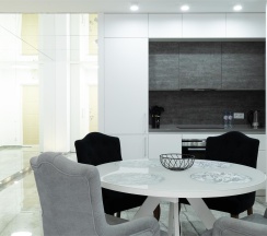 Двухкомнатные апартаменты с балконом и видом на море в Sphera apartments by Stellar