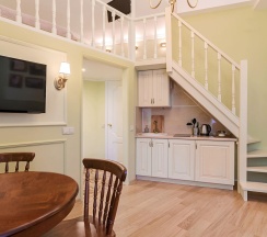 Двухуровневая студия Комфорт в Цветной Петербург дом художников