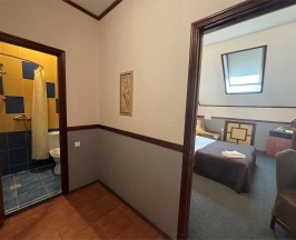 Эконом с мансардным окном в Елизар