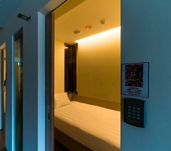 Кровать в общем номере (мужской номер) в Gs Hotel - Hostel