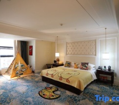 Двухместный семейный номер Standard двуспальная кровать в Phoenix Hotel
