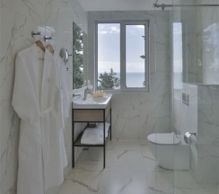 Номер с террасой Супериор с видом на море двуспальная кровать в Garden Resort