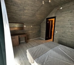 Шестиместный коттедж с видом на горы в Golden House Hotel