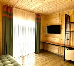 Шестиместный семейный номер Superior с балконом в Manresa family resort