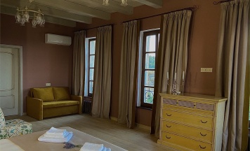 «Мак» 4-х местный номер Премиум класса в Chateau Andre