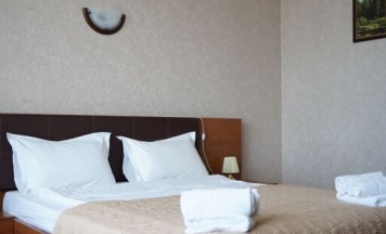 Двухместный семейный номер Standard с видом на озеро двуспальная кровать в Undine