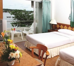 Номер Standard с балконом и с видом на море в Krabi River Hotel