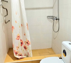Двухместный номер Superior с балконом и с красивым видом из окна (2 отдельные кровати) в Жемчуг village