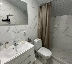 Трехместный номер комфорт в Isai