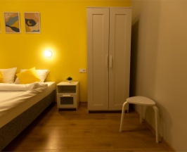 Стандартный двухместный номер с одной двухспальной кроватью с удобствами в блоке в Лимонад