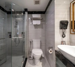 Трёхместный номер Deluxe в Vince Hotel Pratunam