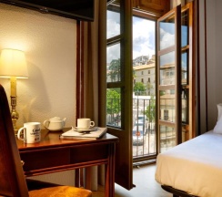 Двухместный номер с видом на город 2 отдельные кровати в Hotel Arco Elvira
