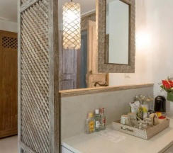 Двухместный номер Tropical Garden с видом на бассейн двуспальная кровать в Eden Beach Khaolak Resort and Spa A Lopesan Collection Hotel