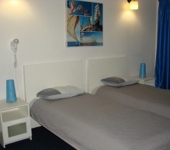 Эконом с двумя кроватями в Кипарис