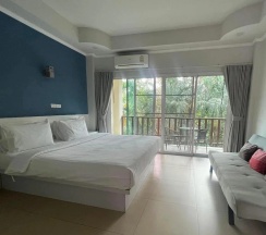 Номер Deluxe с балконом в Green Hill Resort