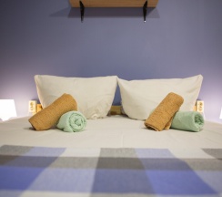 Четырехместный семейный номер в Nice hostel