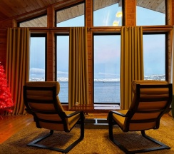 Шале с двумя спальнями "Белуха" в Cedar grass Териберка