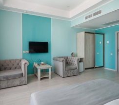 Семейный номер с панорамными окнами/Triple (TRPL) в Portofino hotel