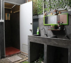 Кровать в общем номере в CM City Hostel