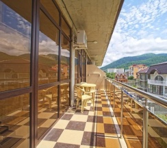 Трёхместный номер "Комфорт" в Krystall