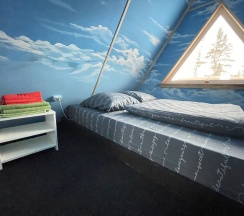 Дом трехкомнатный с 3 спальнями в A-Frame All_in_Gesh