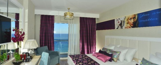 Одноместный номер Deluxe с частичным видом на море двуспальная кровать в Azura Deluxe Resort & Spa