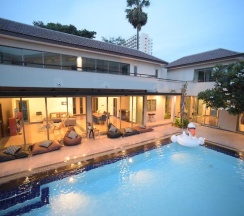Вилла Premier рядом с пляжем в Villa Navin Resort