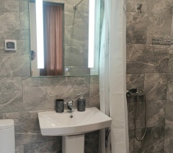 Двухместный номер с балконом с видом на улиц в Amina