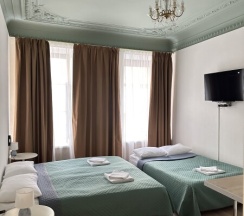 Четырёхместная комната с собственной мини - кухней для 4 взрослых / Quadruple room with private kitchenette в Pio