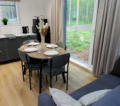 Бежевый дом в Мох