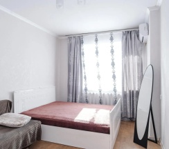 Апартаменты c 1 комнатой с балконом в BedAndRest