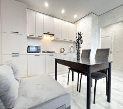 Апартаменты с балконом в Апартаменты Like Home на Земнухова 2