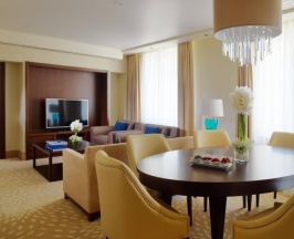 Двухместный люкс Marriott c 1 комнатой с видом на город двуспальная кровать в Armenia Marriott Hotel Yerevan