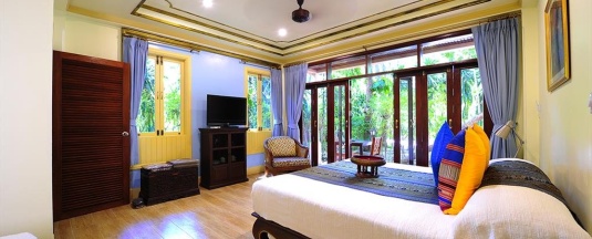 Двухместный номер Gold Forest-Downstairs с видом на бассейн двуспальная кровать в Rabbit Resort Pattaya