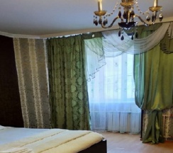 Номер с кроватью KIng-size и балконом в Добрые соседи