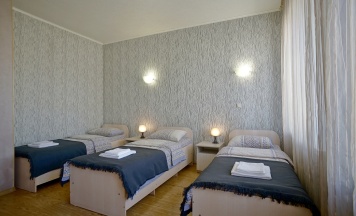 Трехместный номер с тремя раздельными кроватями в Парк Культуры