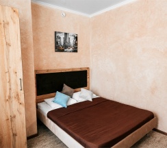Стандарт с 1 двуспальной кроватью в House city