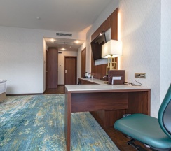 Двухместный номер Premium с видом на город двуспальная кровать в Best Western Plus Astana