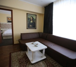 Двухместный люкс двуспальная кровать в Altai Business Hotel