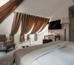Джуниор  Cюит в Villa Kadashi boutique