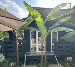 Коттедж Superior с балконом в Green Garden