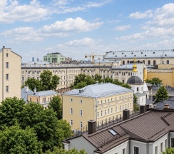 Супериор; 1 большая кровать с видом на город в Арткорт Москва Центр
