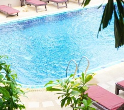Двухместный номер Standard с видом на бассейн двуспальная кровать в Lamai Inn 99 Bungalows