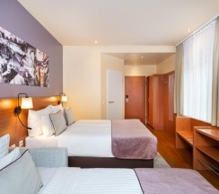 Трёхместный номер Superior в Leonardo Hotel Salzburg City Center