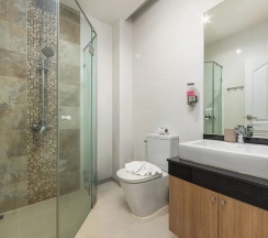 Семейные апартаменты с 2 комнатами с балконом в The Lago Apartments by Tropiclook