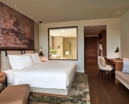 Двухместный номер Superior с балконом и с видом на сад (двуспальная кровать) в Mövenpick Resort Waverly Phu Quoc